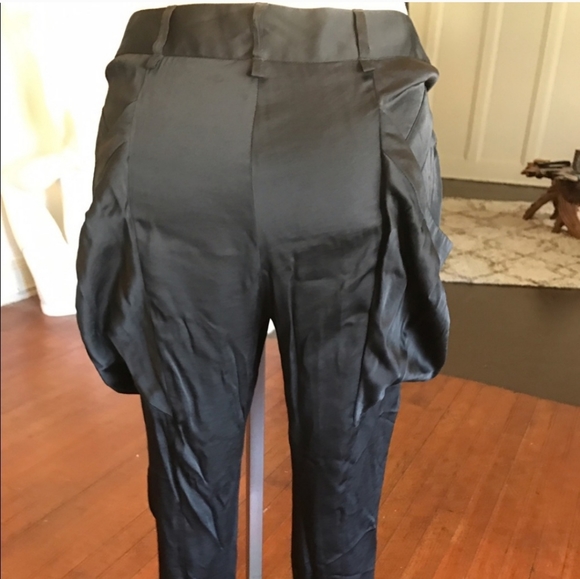 BCBG Black Satin Capri Pant size 0 - Picture 4 of 4